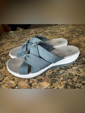 Clarks Womens Gray Cloud Stepper Jersey Sandals Size 8.5 Arla Dristi Slides Shoe